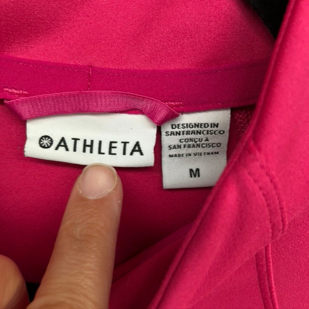 Athleta Triumph Full Zip Jacket Womens Medium M Pink Mock Neck Thumbholes 531109 - Picture 4 of 10
